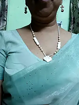 Snapshot of Rosy-B chatting on 12.26.24 Rosy-B online show from 12.26.24