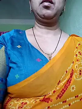 Snapshot of Rosy-B chatting on 01.01.25 Rosy-B online show from 01.01.25