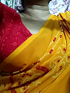 Snapshot of Rosy-B chatting on 01.07.25 Rosy-B online show from 01.07.25