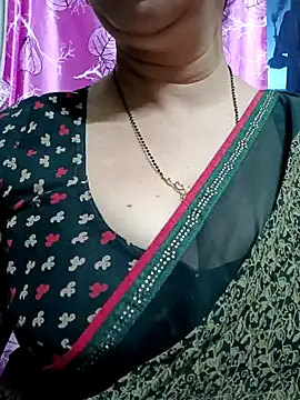 Snapshot of Rosy-B chatting on 01.18.25 Rosy-B online show from 01.18.25