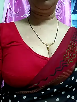 Snapshot of Rosy-B chatting on 01.30.25 Rosy-B online show from 01.30.25