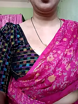 Snapshot of Rosy-B chatting on 03.07.25 Rosy-B online show from 03.07.25