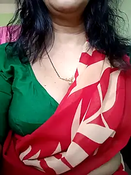 Snapshot of Rosy-B chatting on 03.12.25 Rosy-B online show from 03.12.25