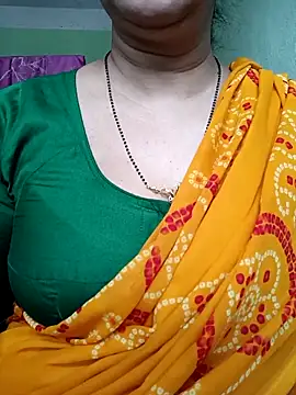 Snapshot of Rosy-B chatting on 03.20.25 Rosy-B online show from 03.20.25