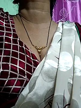 Snapshot of Rosy-B chatting on 09.25.25 Rosy-B online show from 09.25.25