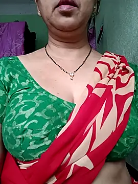 Snapshot of Rosy-B chatting on 10.17.25 Rosy-B online show from 10.17.25