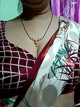 Snapshot of Rosy-B chatting on 04.01.26 Rosy-B online show from 04.01.26