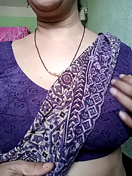 Snapshot of Rosy-B chatting on 04.17.26 Rosy-B online show from 04.17.26