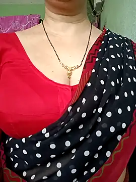 Snapshot of Rosy-B chatting on 04.21.26 Rosy-B online show from 04.21.26