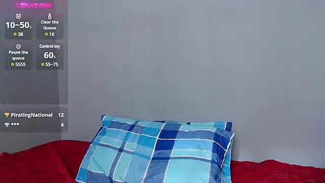 Snapshot of blue_violette_ chatting on 01.11.25 blue violette  online show from 01.11.25