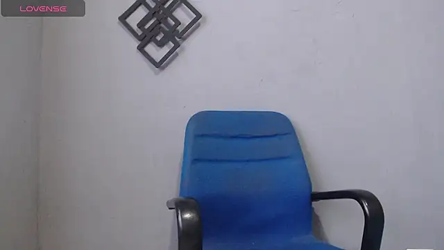 Snapshot of blue_violette_ chatting on 01.22.25 blue violette  online show from 01.22.25