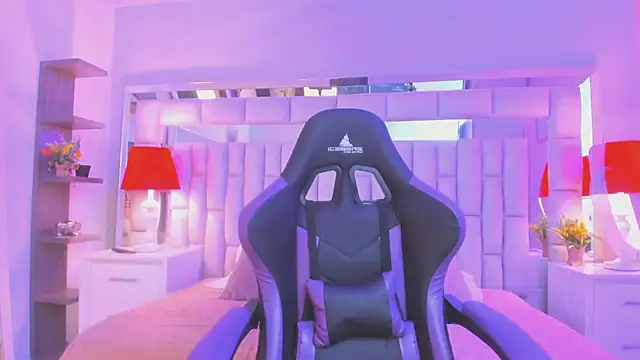 Snapshot of mariiahneedles chatting on 02.13.26 mariiahneedles online show from 02.13.26