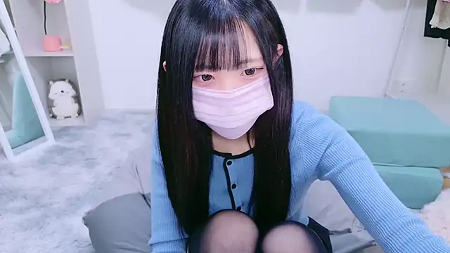 Snapshot of Suzu_ch_xx chatting on 12.04.24 Suzu ch xx online show from 12.04.24