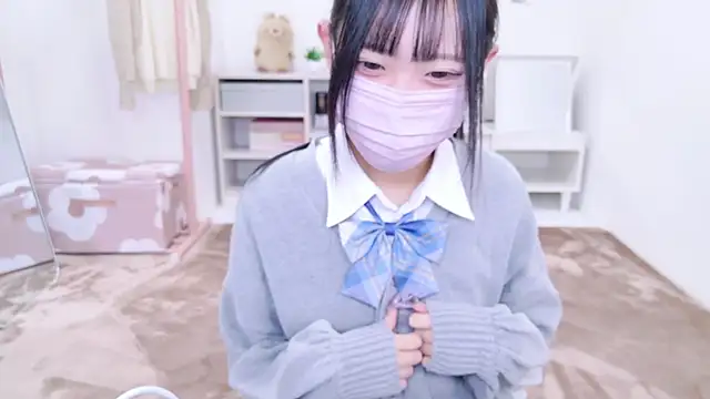 Snapshot of Suzu_ch_xx chatting on 12.07.24 Suzu ch xx online show from 12.07.24