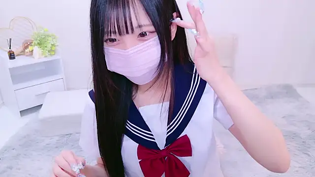 Snapshot of Suzu_ch_xx chatting on 12.12.24 Suzu ch xx online show from 12.12.24