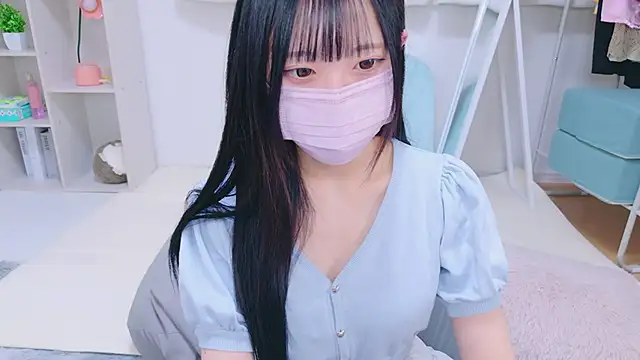 Snapshot of Suzu_ch_xx chatting on 12.14.24 Suzu ch xx online show from 12.14.24