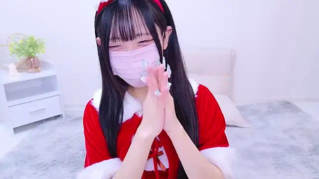 Snapshot of Suzu_ch_xx chatting on 12.24.24 Suzu ch xx online show from 12.24.24