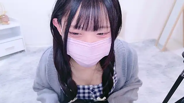 Snapshot of Suzu_ch_xx chatting on 12.30.24 Suzu ch xx online show from 12.30.24