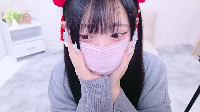 Snapshot of Suzu_ch_xx chatting on 12.31.24 Suzu ch xx online show from 12.31.24