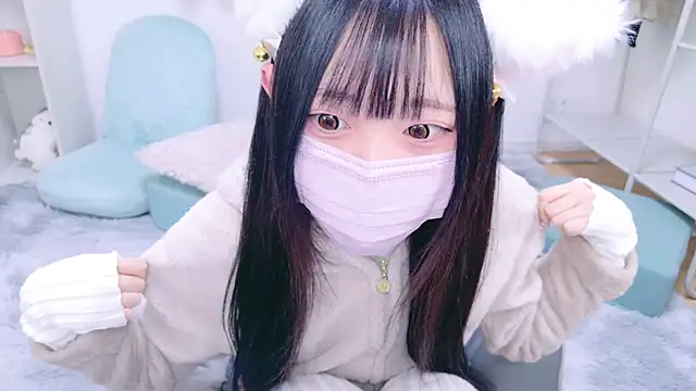 Snapshot of Suzu_ch_xx chatting on 01.11.25 Suzu ch xx online show from 01.11.25