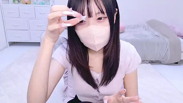 Snapshot of Suzu_ch_xx chatting on 02.11.25 Suzu ch xx online show from 02.11.25