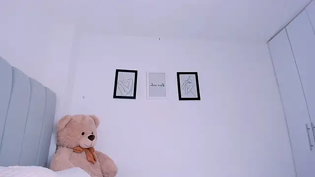 DannaHyde online show from 01.27.25