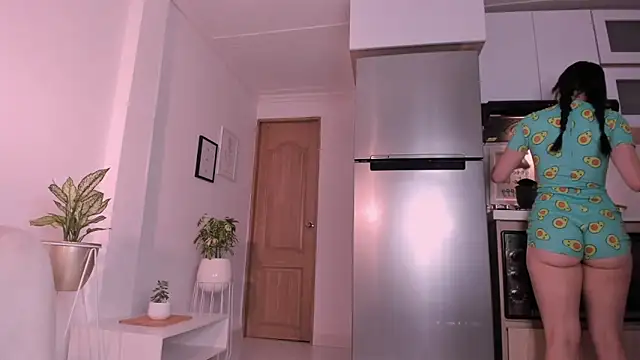 DannaHyde online show from 02.23.25