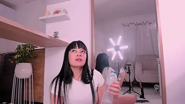 DannaHyde online show from 03.17.25