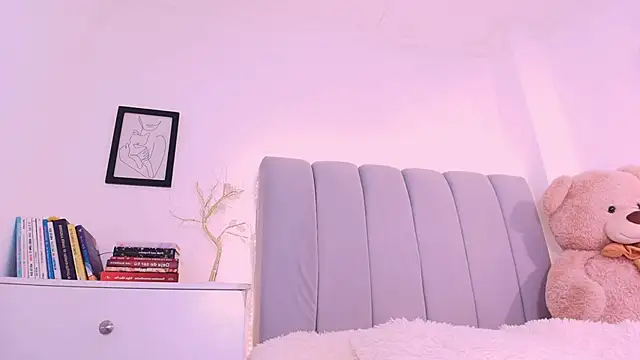 DannaHyde online show from 01.17.26