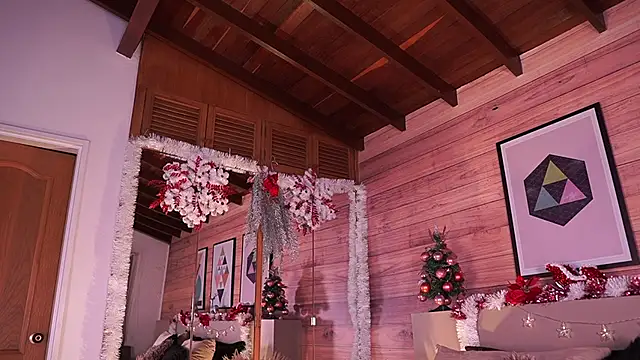 IzzyWild online show from 12.17.25