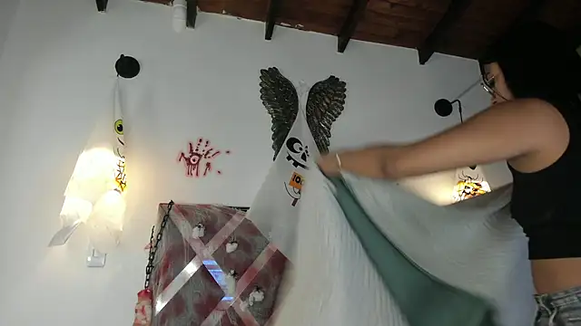 Snapshot of Bianca_zaens2 chatting on 10.30.25 Bianca zaens2 online show from 10.30.25