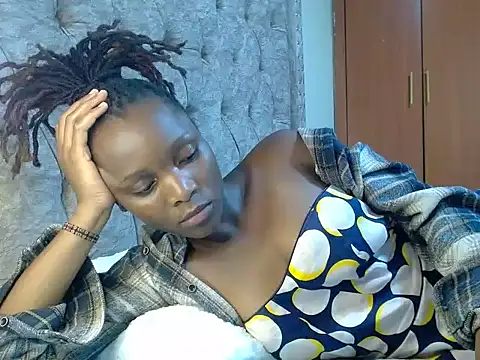 Snapshot of Naughty_Girl17 chatting on 12.05.24 Naughty Girl17 online show from 12.05.24