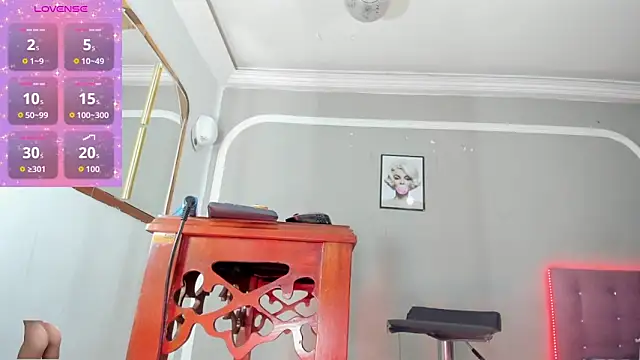 Snapshot of Jimena_Grey chatting on 12.14.25 Jimena Grey online show from 12.14.25