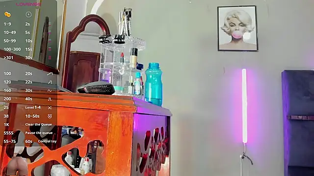 Snapshot of Jimena_Grey chatting on 01.14.26 Jimena Grey online show from 01.14.26