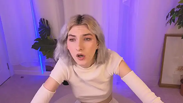 Mia Cheers online show from 12.07.24