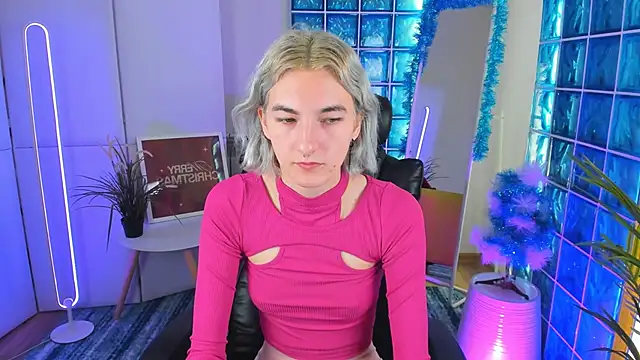 Mia Cheers online show from 12.16.24