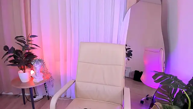 Mia Cheers online show from 02.05.25