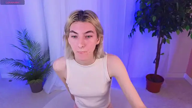 Mia Cheers online show from 02.06.25