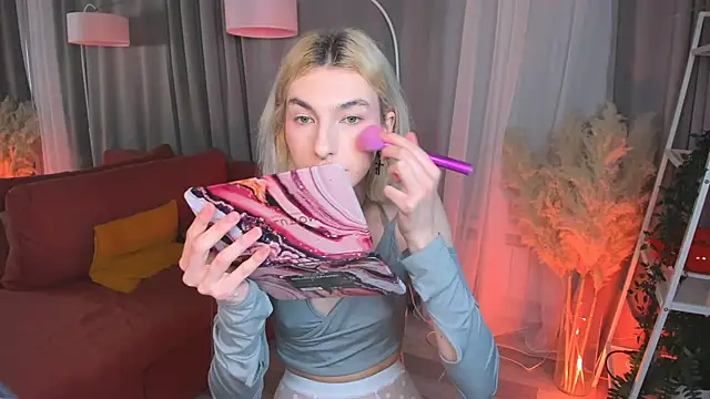 Mia Cheers online show from 02.08.25