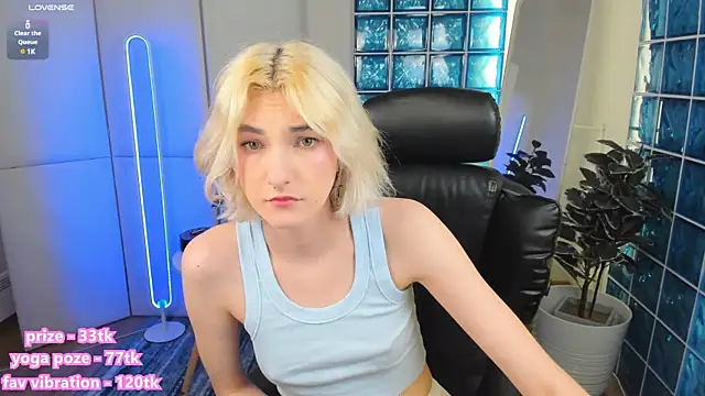 Mia Cheers online show from 03.20.25