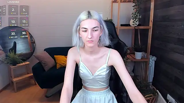 Mia Cheers online show from 09.08.25