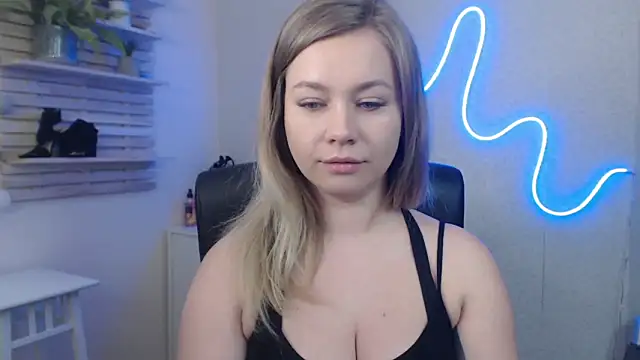 holly xglam online show from 01.21.25