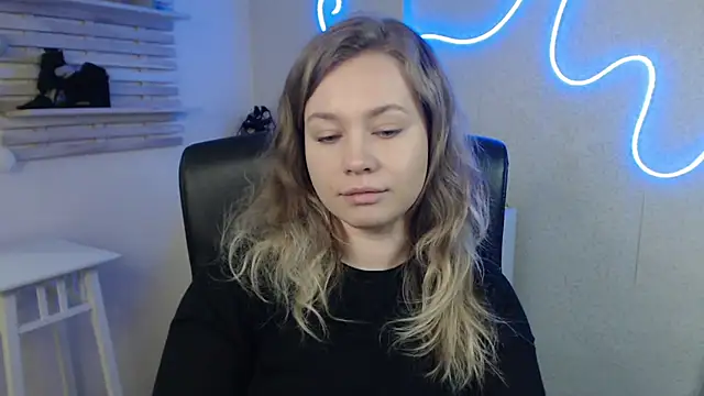 holly xglam online show from 02.11.25