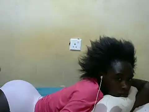 Snapshot of sweet_lily2 chatting on 02.19.25 sweet lily2 online show from 02.19.25