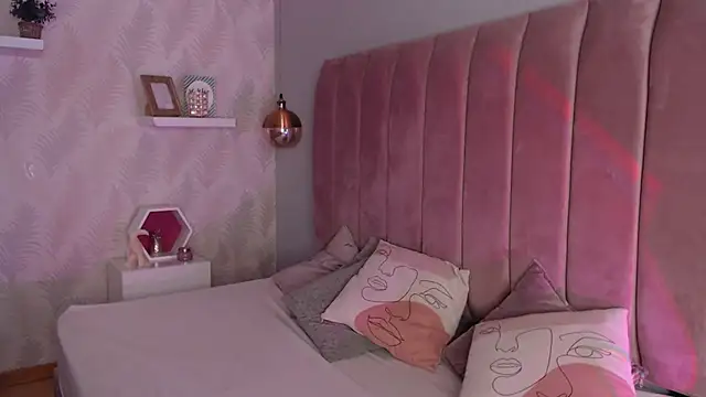 LeenaBrown online show from 11.09.25