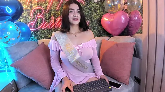 Snapshot of miel_gomez chatting on 09.08.25 miel gomez online show from 09.08.25