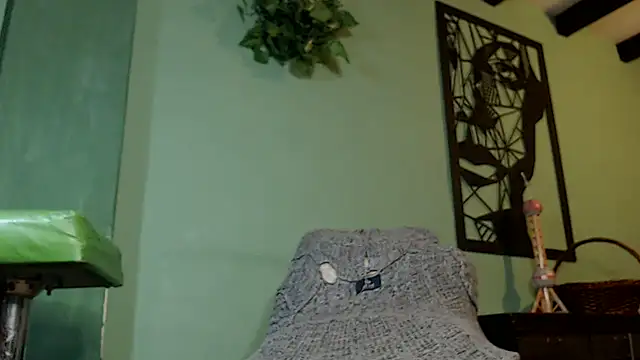 Snapshot of thirstymoonxx chatting on 01.31.25 thirstymoonxx online show from 01.31.25
