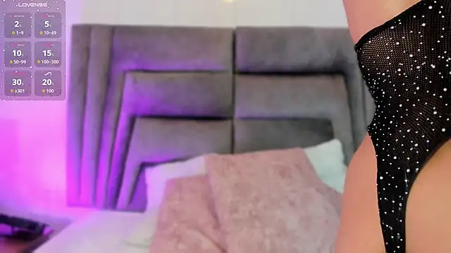 sophiee smith online show from 10.21.25