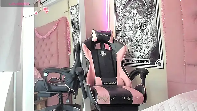 Snapshot of mitsu_ky chatting on 02.27.25 mitsu ky online show from 02.27.25