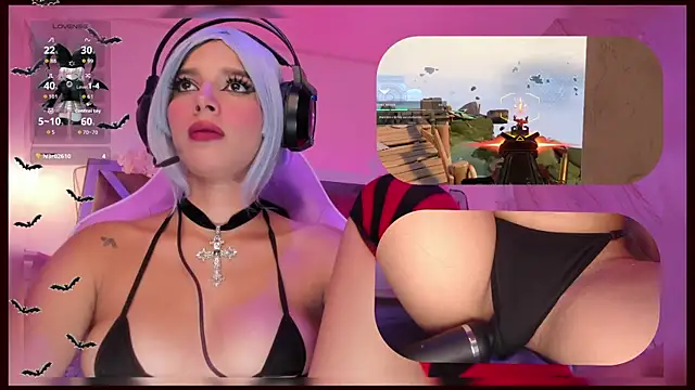 Snapshot of SweetieCloe_ chatting on 11.17.25 SweetieCloe online show from 11.17.25